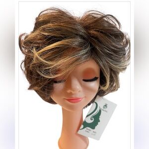 Swiking Short Pixie 4/27 Model 8021 Full Cap human hair blend